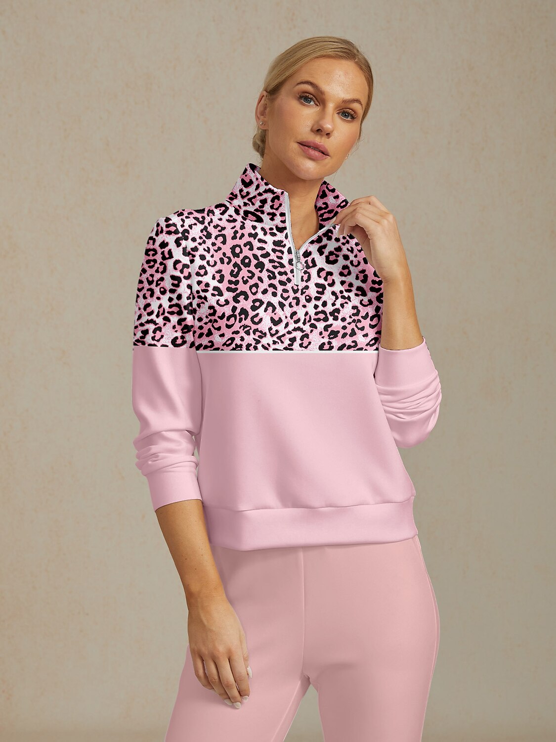 Wildlife Party Golf Sweatshirt