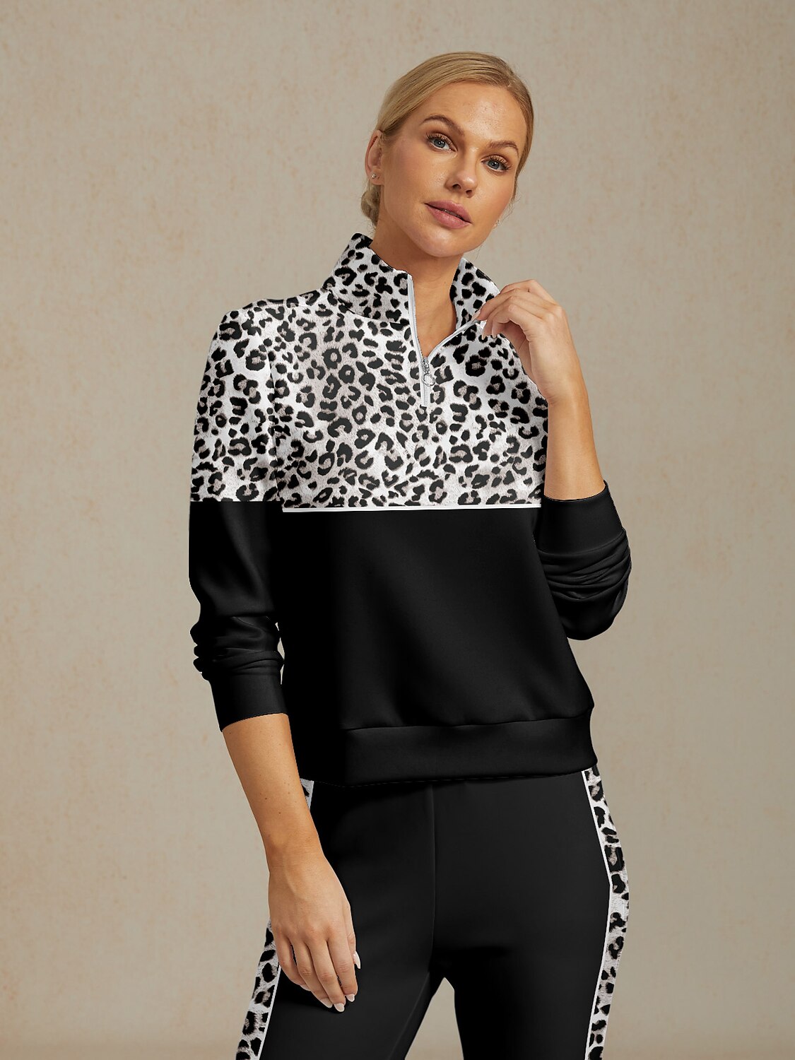 Wildlife Party Golf Sweatshirt