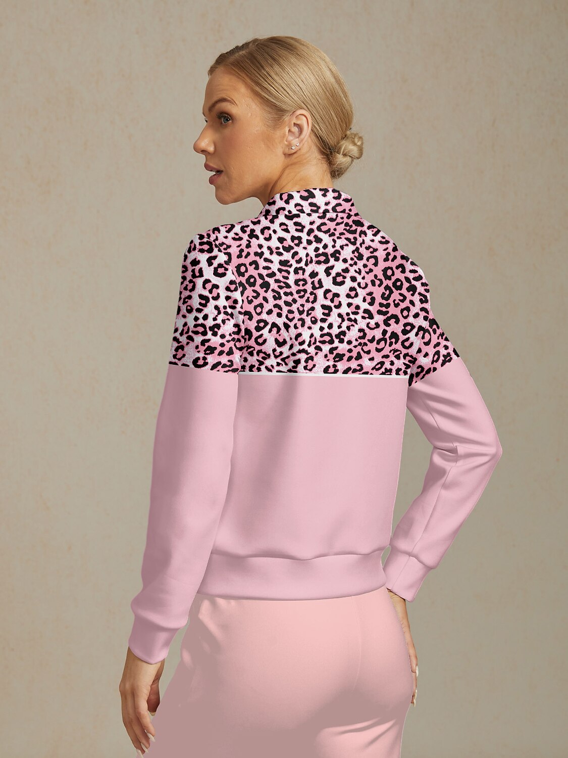 Wildlife Party Golf Sweatshirt